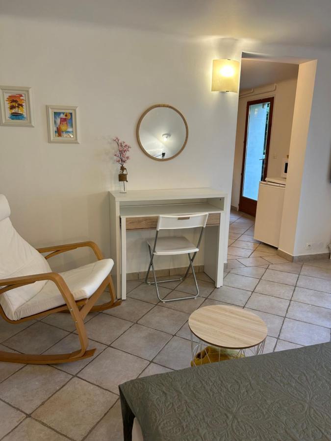 Apartment Beautiful Studio + Large Terrace Near The Beaches.